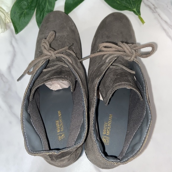 White Mountain Lace-up Oxford  Style Bootie Size 9M - Picture 9 of 17